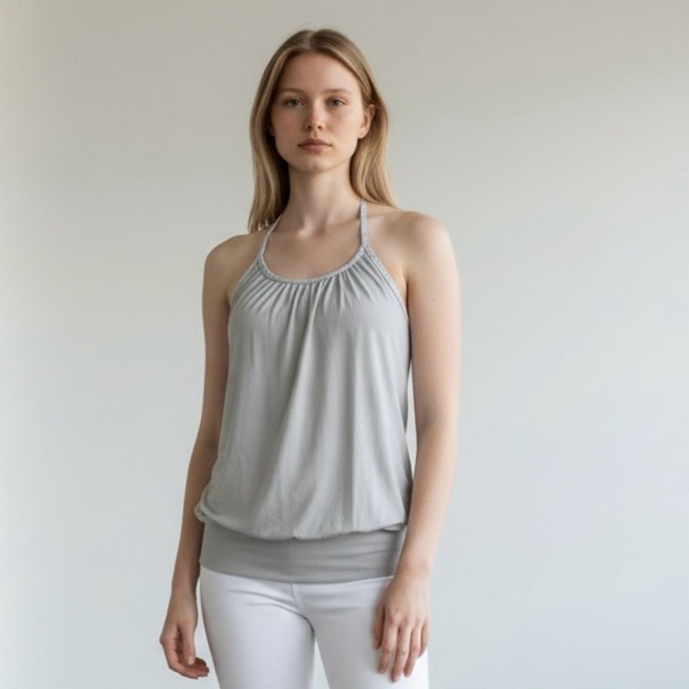 Lululemon No Limits Light Grey and White Tank Top Athletic Built-In Bra Size 4